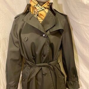 BURBERRY BARKSTONE 10